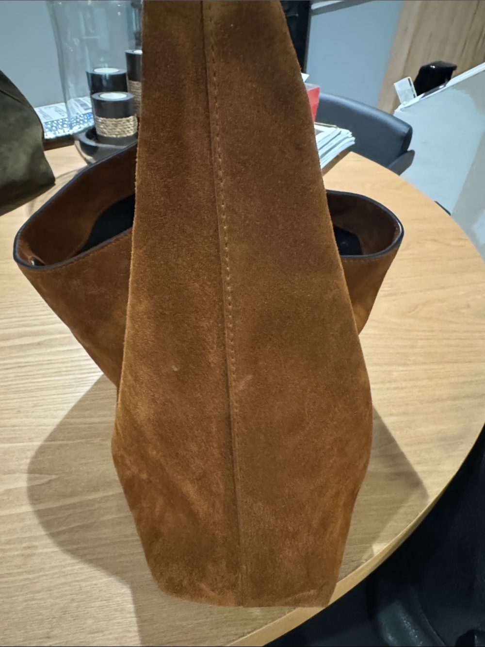 Madewell Italian Suede Hobo Shoulder Bag in Chestnut Brown - Picture 5 of 5